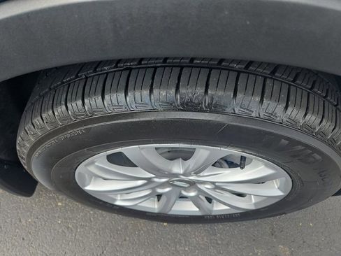 Used 2021 Cadillac XT4 Luxury image 3