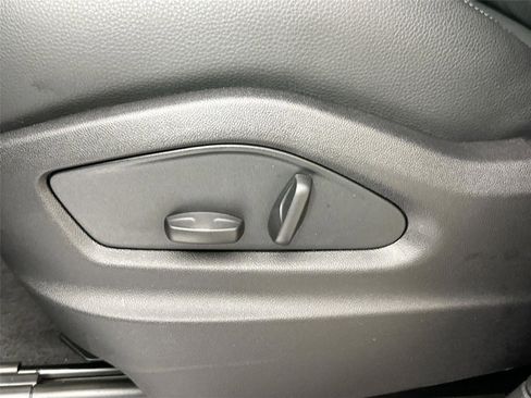Certified 2026 Porsche Cayenne E-Hybrid AWD/4WD image 32