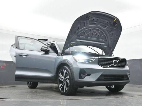 Used 2023 Volvo XC40 B5 Ultimate w/ Protection Package Premier AWD/4WD image 55
