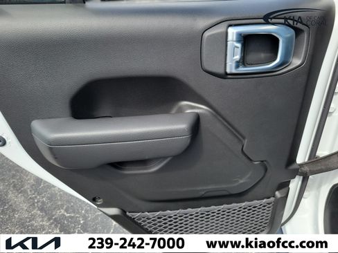 Used 2026 Jeep Gladiator Mojave AWD/4WD image 12