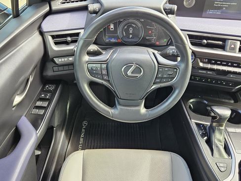Used 2021 Lexus UX 250h w/ Premium Package image 6