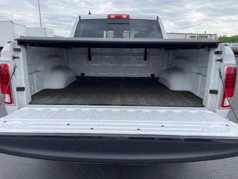 Used 2018 RAM 1500 Laramie w/ Convenience Group AWD/4WD image 10