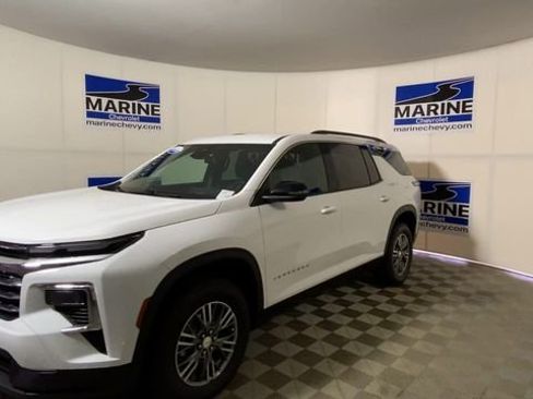 Certified 2025 Chevrolet Traverse LT image 6