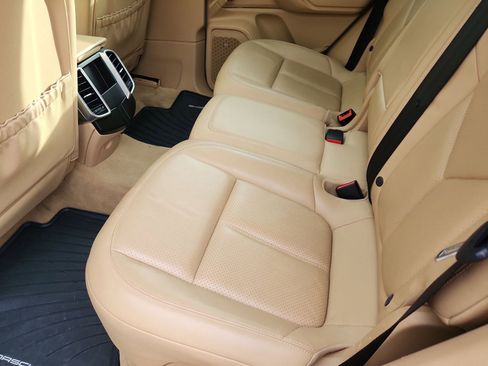 Used 2014 Porsche Cayenne S image 12