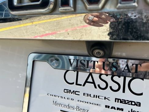 Used 2023 GMC Yukon SLT w/ SLT Premium Package RWD image 11
