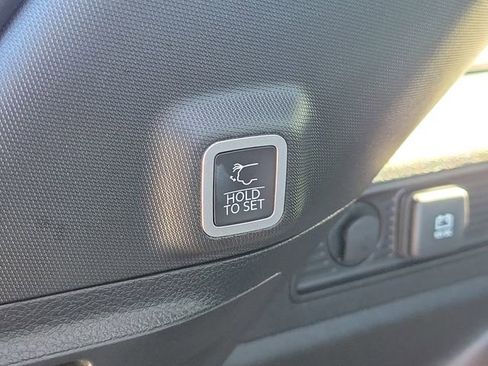 New 2024 Jeep Grand Cherokee Limited w/ Black Appearance Package image 9