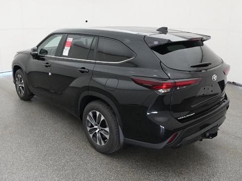 New 2026 Toyota Highlander XLE image 5