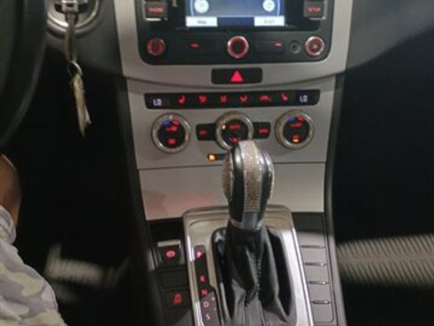 Used 2014 Volkswagen CC Sport FWD image 28