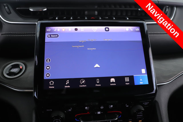 Used 2025 Jeep Grand Cherokee Overland w/ Adv Protech Group III AWD/4WD image 5
