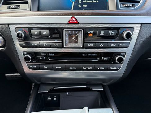 Used 2018 Genesis G80 3.8 w/ Option Group 03 image 16