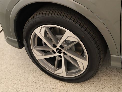 New 2025 Audi Q3 2.0T Premium image 30