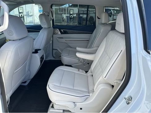 New 2026 Buick Enclave Avenir image 14