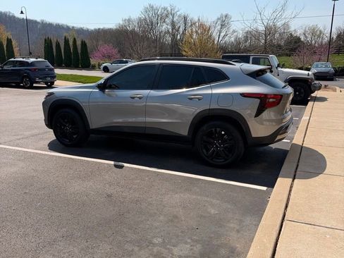 Used 2024 Chevrolet Trax ACTIV w/ Driver Confidence Package image 1