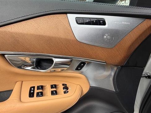 Used 2016 Volvo XC90 T8 Inscription w/ Vision Package image 35