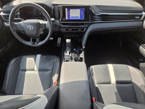 Used 2025 Toyota Camry SE FWD image 13