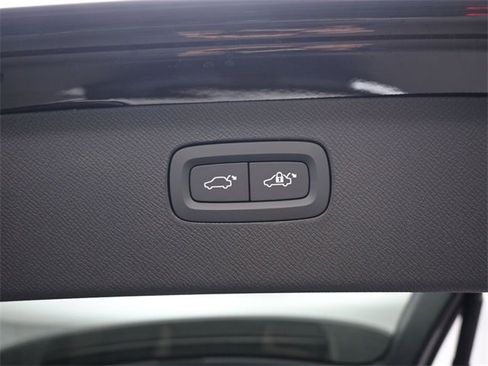 New 2026 Volvo XC90 B6 Ultra image 34