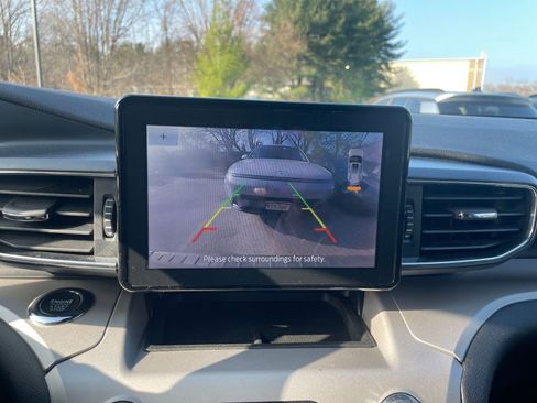 Used 2024 Ford Explorer XLT w/ Equipment Group 202A image 17