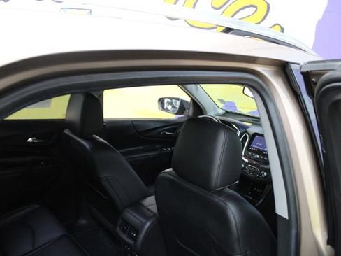 Used 2019 Chevrolet Equinox Premier w/ Premier True North Edition AWD/4WD image 10