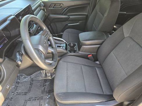 Used 2023 Chevrolet Colorado Trail Boss w/ Technology Package AWD/4WD image 13