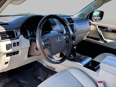 Used 2017 Lexus GX 460 Luxury AWD/4WD image 17