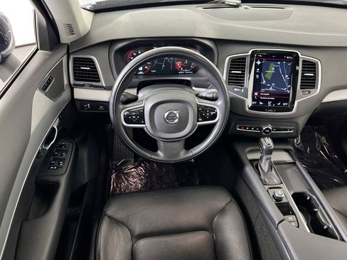 Used 2022 Volvo XC90 T5 Momentum w/ Climate Package image 21