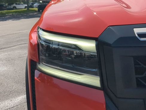 New 2025 Nissan Frontier PRO-4X w/ Pro Convenience Package image 10