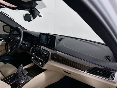 Used 2021 BMW 530i xDrive 530i xDrive w/ Premium Package image 29