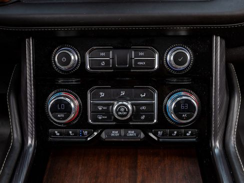 Used 2023 GMC Yukon XL Denali Ultimate image 26