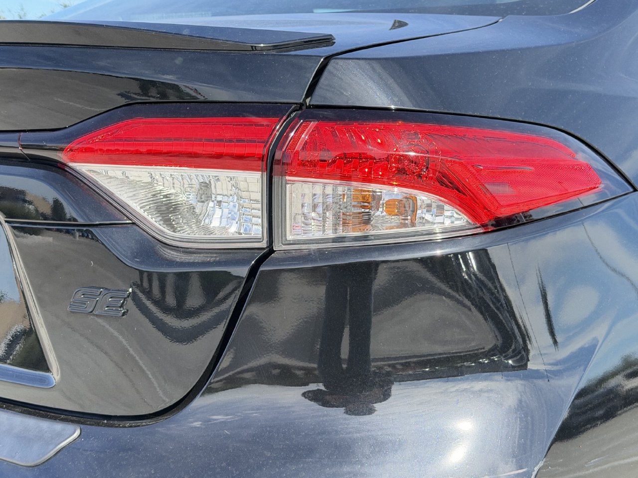 Used 2023 Toyota Corolla SE w/ Carpet Mat Package (TMS) FWD image 7