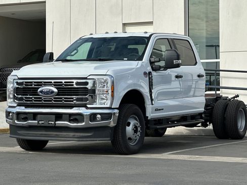 New 2026 Ford F350 XL w/ XL Chrome Package image 7
