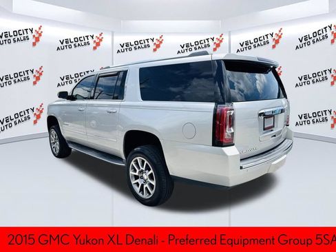 Used 2015 GMC Yukon XL Denali RWD image 5