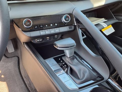 New 2026 Hyundai Elantra Hybrid FWD image 11