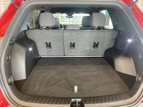 Used 2025 Chevrolet Equinox LT AWD/4WD image 7