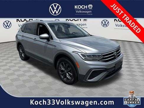 Used 2022 Volkswagen Tiguan SE AWD/4WD image 1