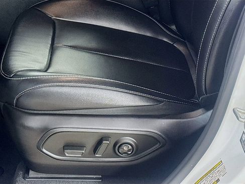 Used 2024 Jeep Grand Cherokee L Limited w/ Luxury Tech Group II image 22