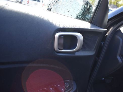 Used 2022 Hyundai Venue SE image 14