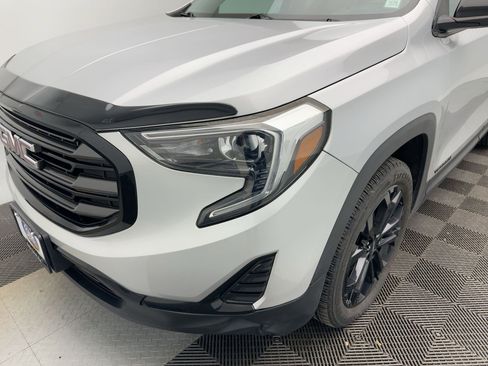 Used 2020 GMC Terrain SLE w/ Driver Convenience Package image 11