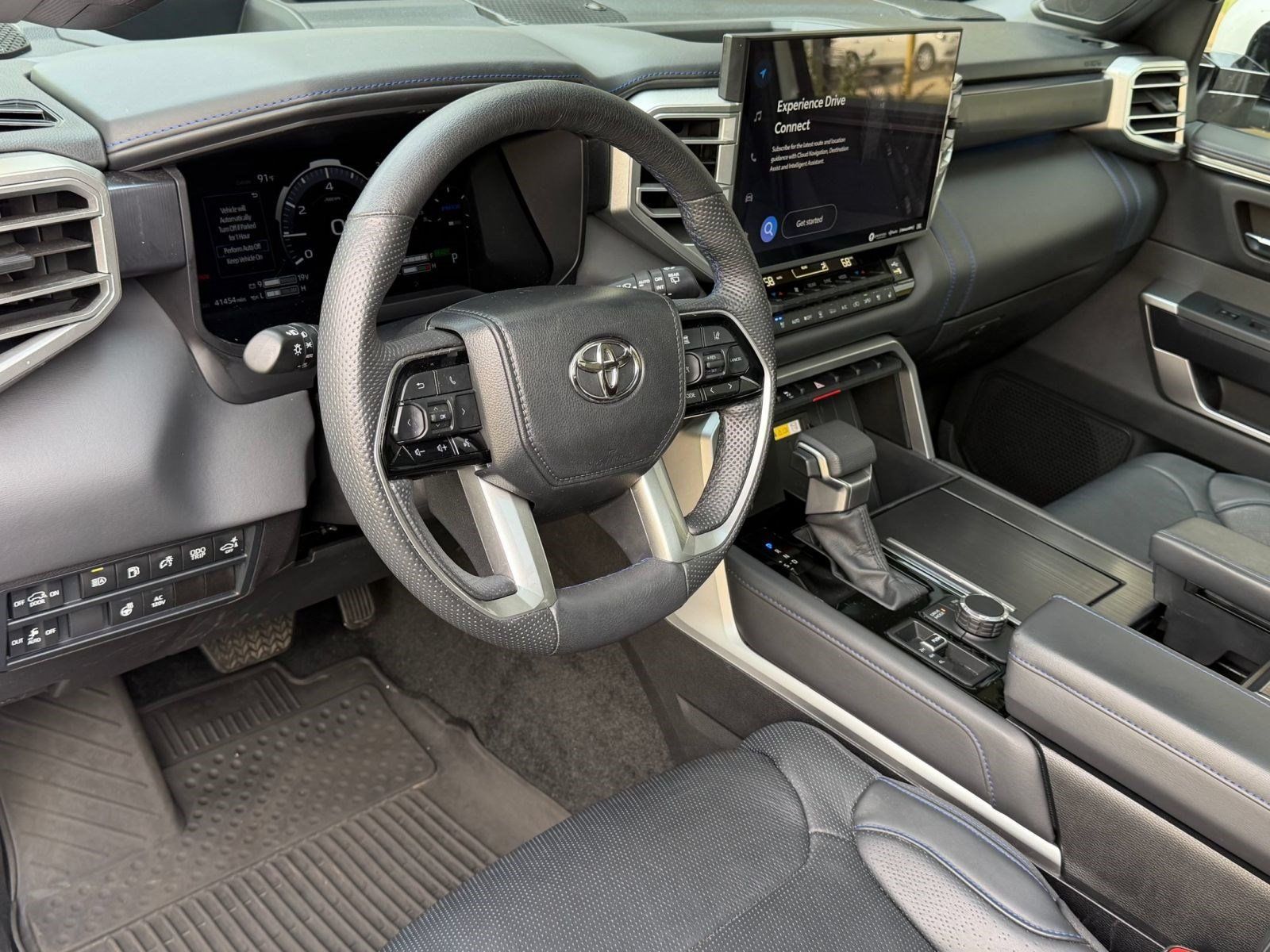 Used 2024 Toyota Sequoia Platinum AWD/4WD image 4