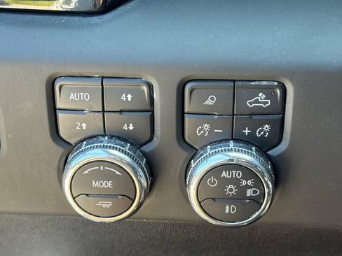 Used 2025 GMC Sierra 2500 AT4 AWD/4WD image 26