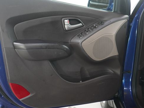 Used 2013 Hyundai Tucson Limited w/ Premium Pkg AWD/4WD image 18