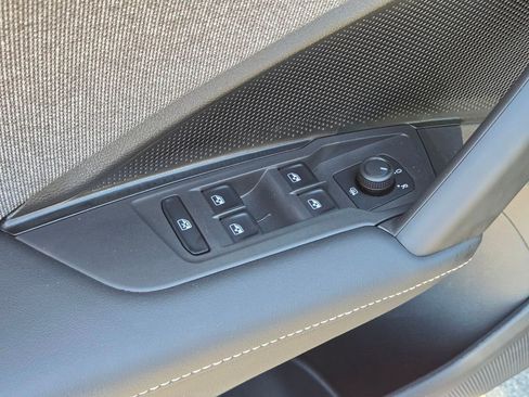 Used 2025 Volkswagen Tiguan S FWD image 15