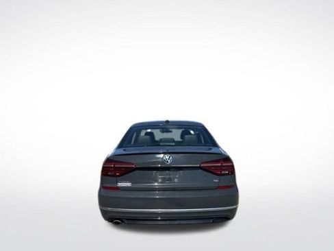 Used 2017 Volkswagen Passat 1.8T R-Line FWD image 14