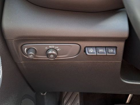 Used 2021 Buick Envision Avenir AWD/4WD image 24