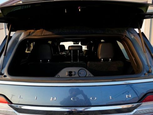 Used 2019 Lincoln Navigator Select image 15