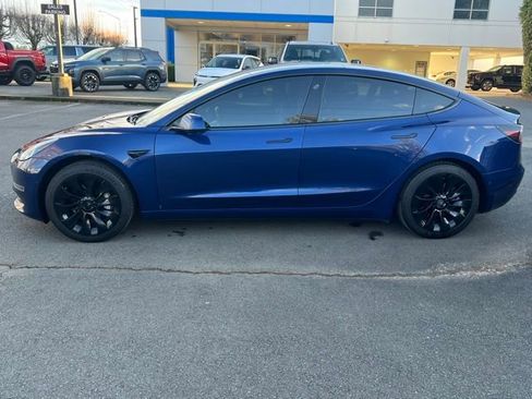 Used 2018 Tesla Model 3 Long Range image 4