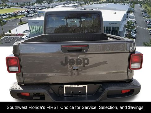 Certified 2025 Jeep Gladiator Sport image 7