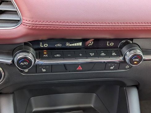 New 2026 MAZDA MAZDA3 Hatchback w/Premium Plus Pkg image 30