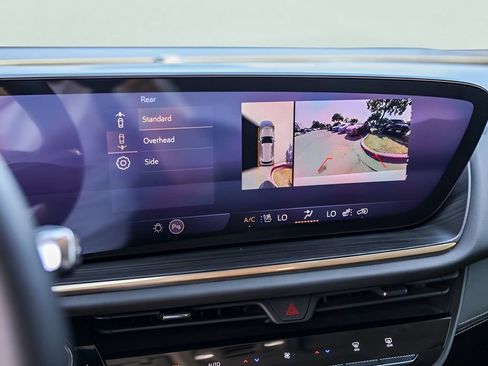 Used 2024 Buick Envision Avenir AWD/4WD image 19