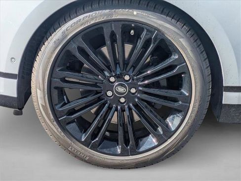 New 2026 Land Rover Range Rover Velar Dynamic SE image 10