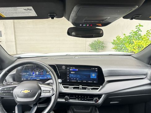 Used 2025 Chevrolet Equinox LT image 33